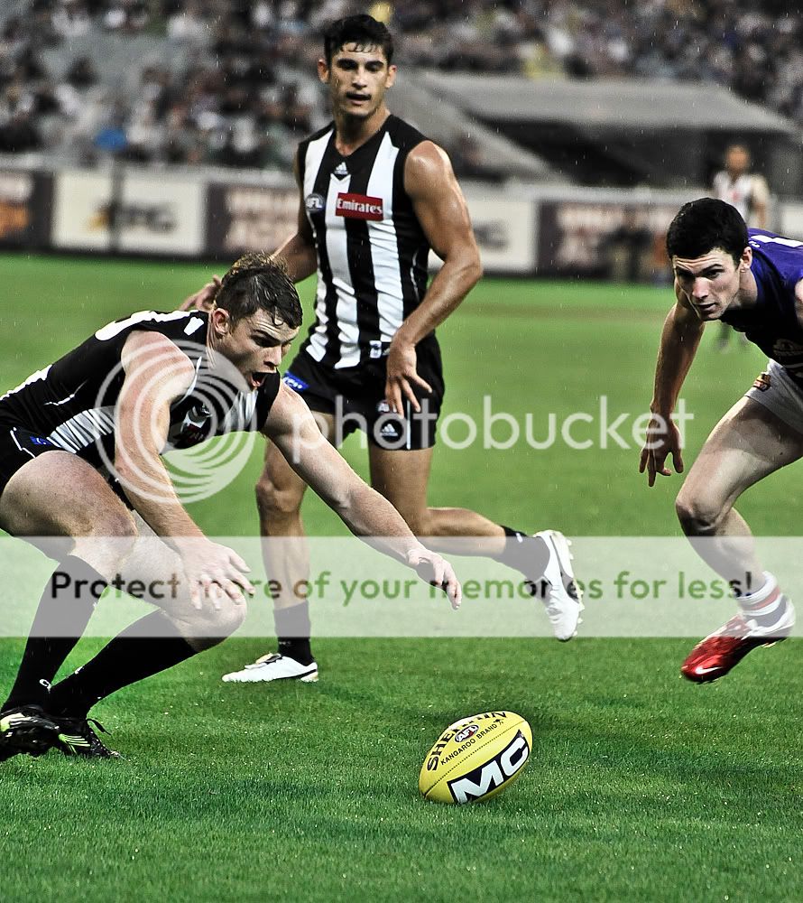 【94】周日拍的澳式足球,全幅   300mm还是太短了